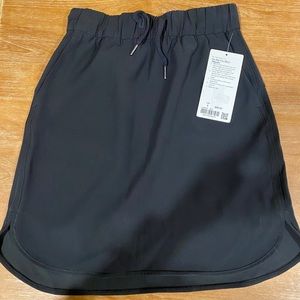 Lululemon On The Fly Skirt size 6